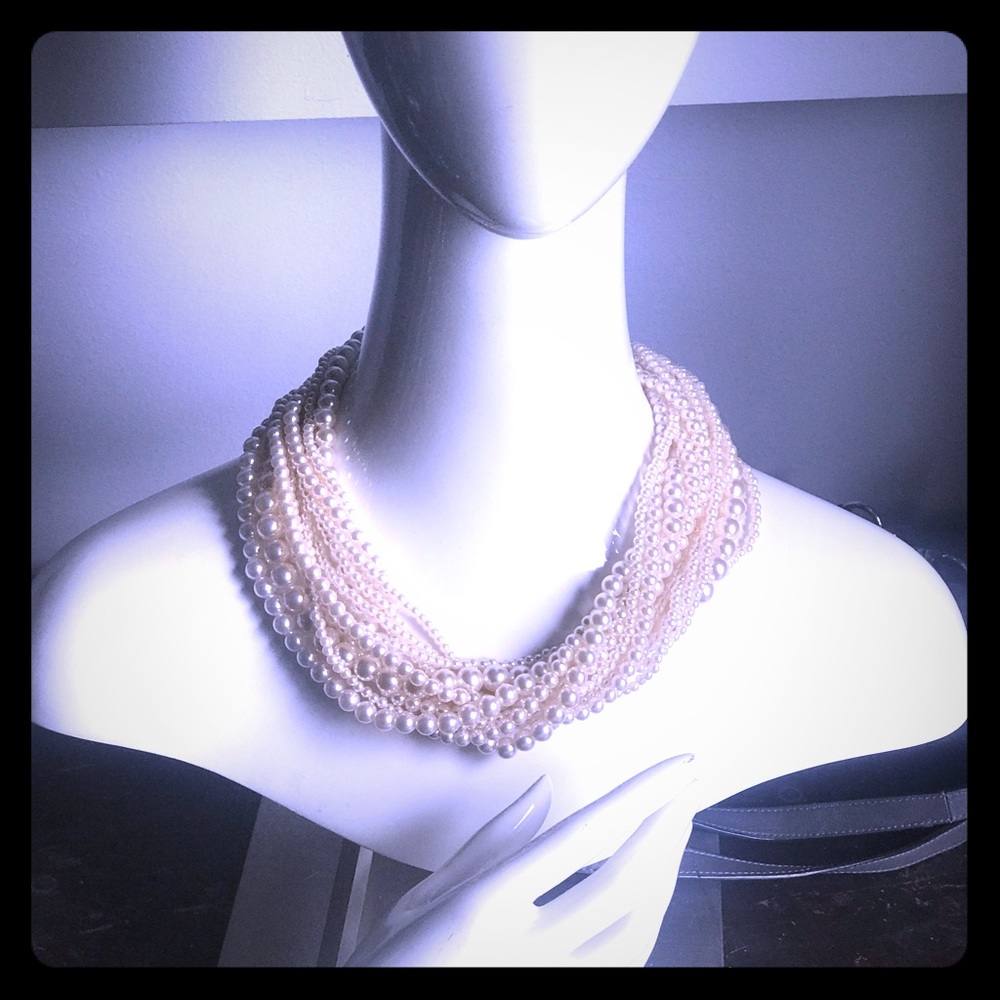 Multiple pearl twist vintage necklace